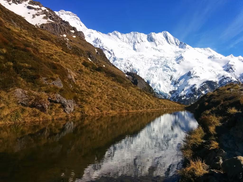Sealy Tarn at Mount Cook