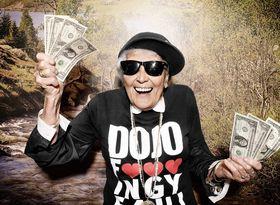 wp-grandma with cash